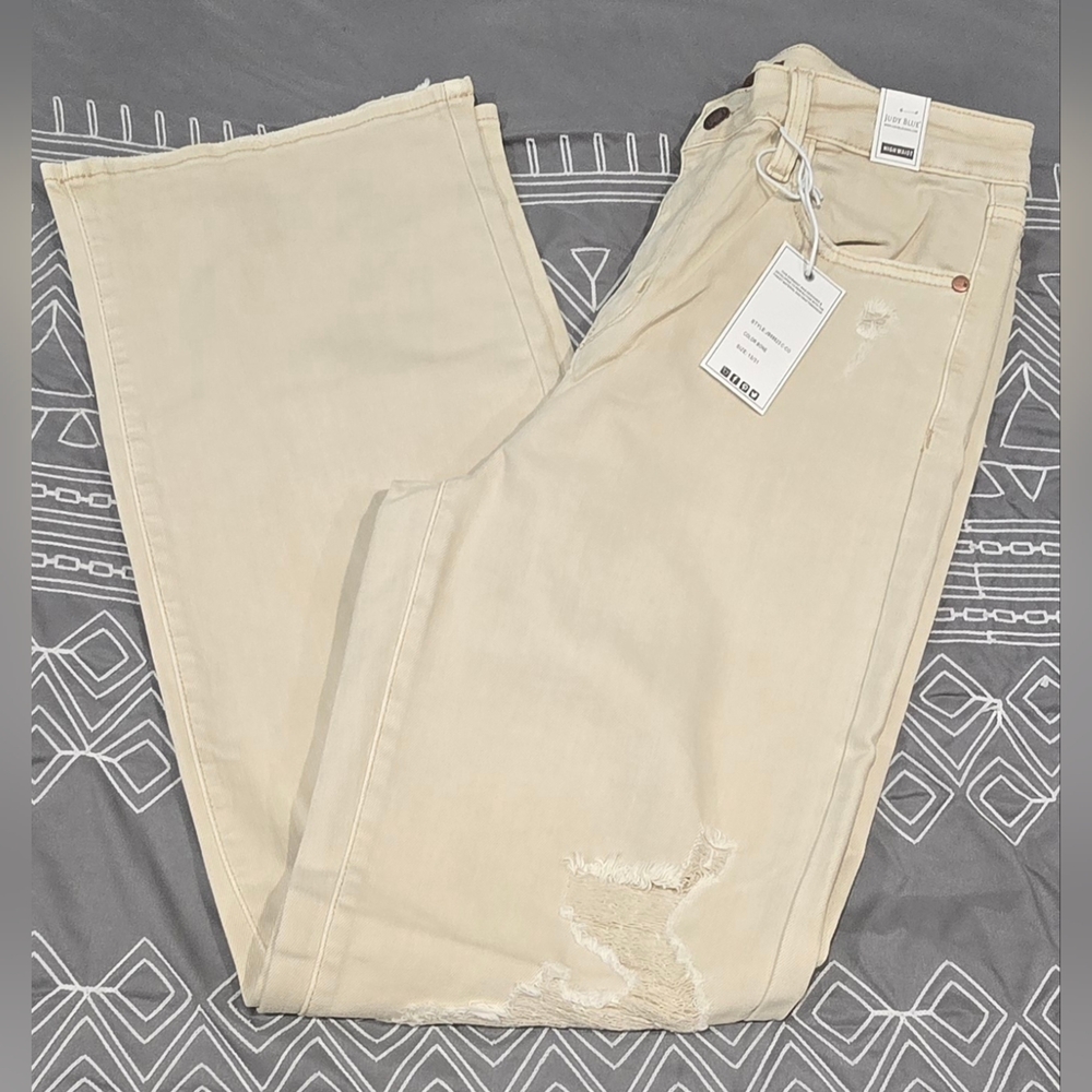 Judy Blue Straight Leg Jeans in Light Beige